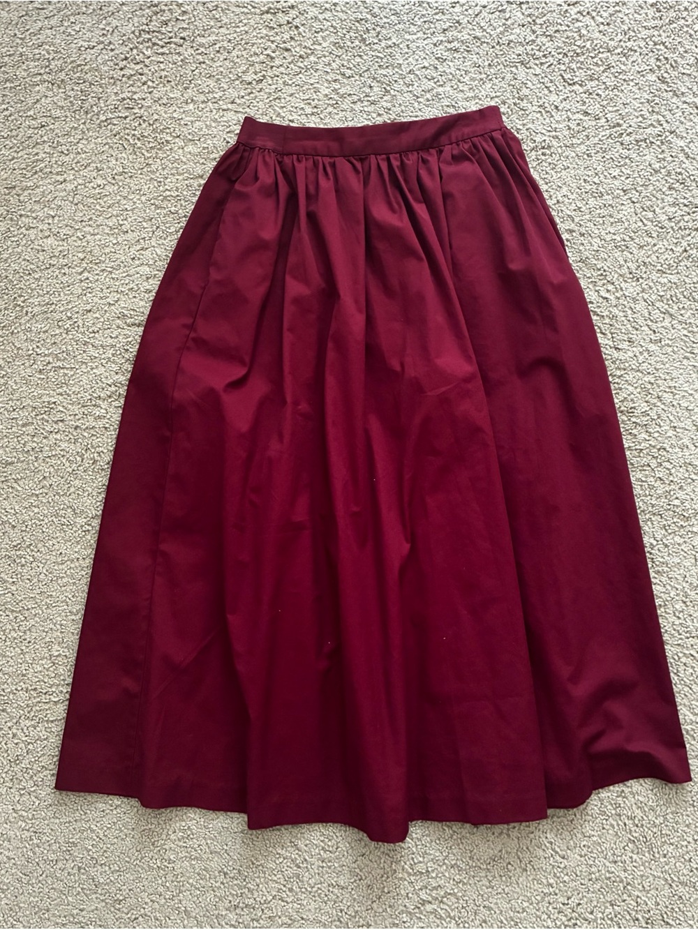 Uniqlo Elastic Waist A-Line Midi Skirt in Deep Burgundy - Picture 2 of 6